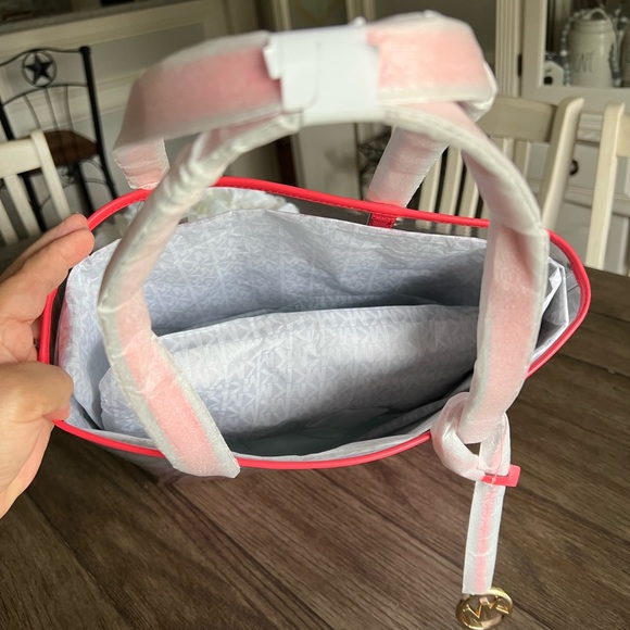 MICHAEL  KORS CLEAR TOTE - Picture 15 of 17